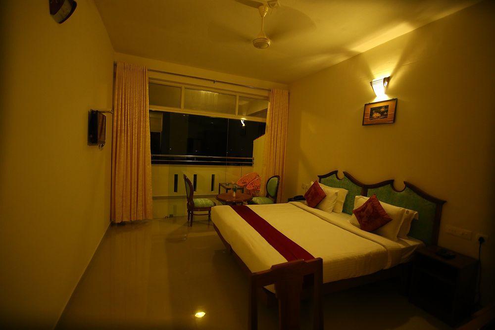 สมุทราธีรัม บีช รีสอร์ต Hotel Thiruvananthapuram ภายนอก รูปภาพ