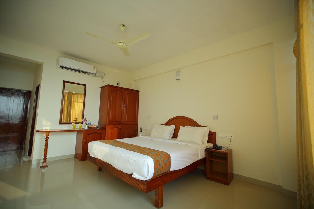 สมุทราธีรัม บีช รีสอร์ต Hotel Thiruvananthapuram ภายนอก รูปภาพ